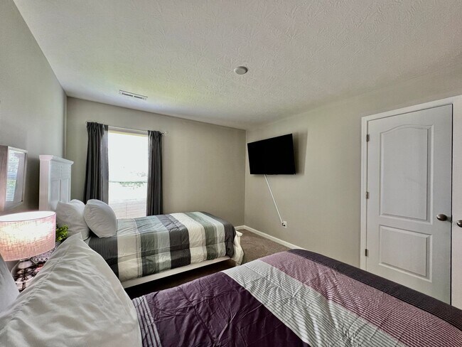 Building Photo - Fully Furnished Luxury Corporate Rental - Brand New Construciton