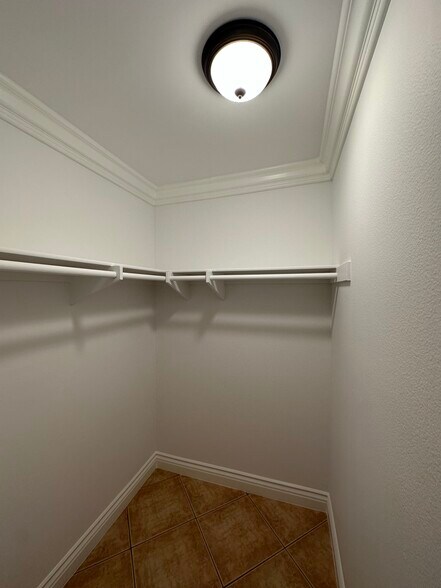 Building Photo - 227 Woodland Pky