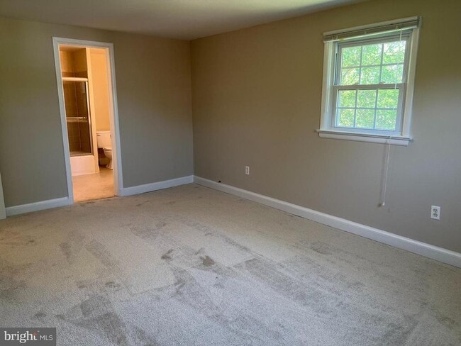 Building Photo - 4616 Willow Run Dr