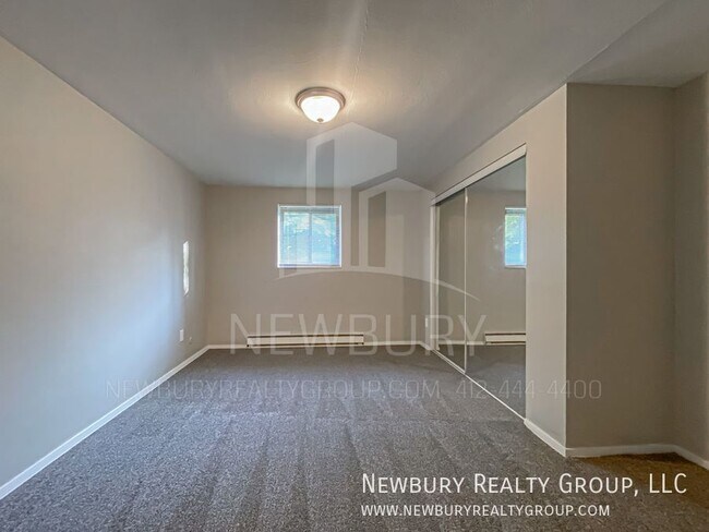 Building Photo - 1459 Poplar St