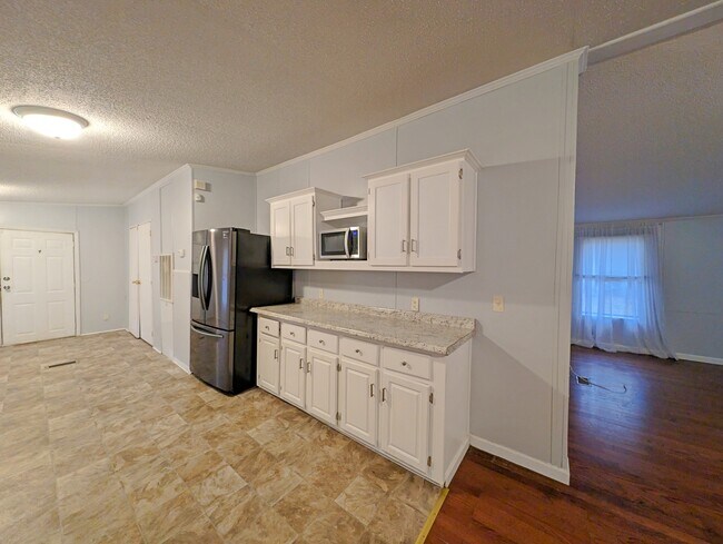 Building Photo - 1340 Meadowland Dr