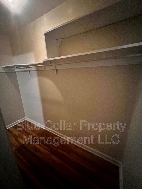 Building Photo - 213 Locust St