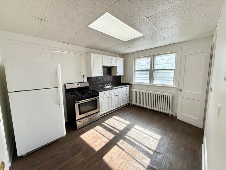 Building Photo - 736 N Pearl St