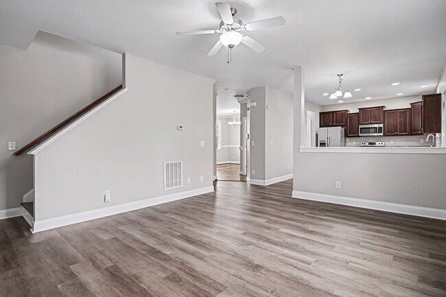 Building Photo - 201 Phillips Ridge Ln