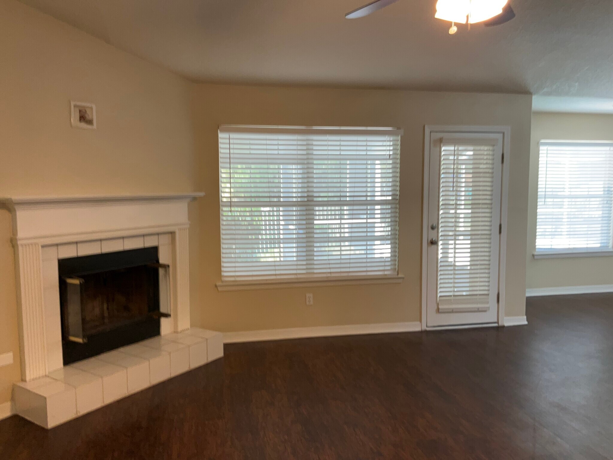 Building Photo - 12142 Corner Oaks Dr