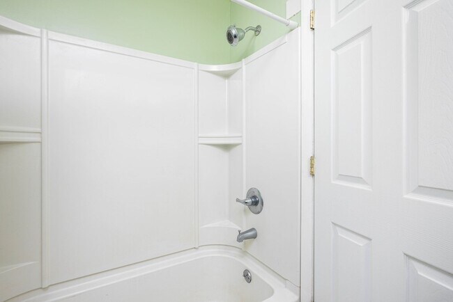 Building Photo - 1209 Island Dr