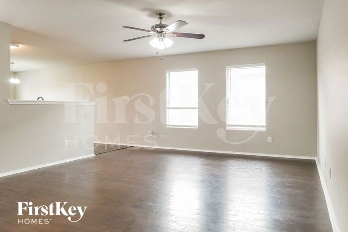 Building Photo - 112 Mill St