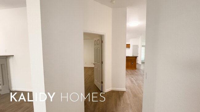 Building Photo - 9317 Apple Dr