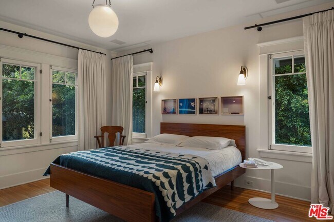 Building Photo - 8050 Jovenita Canyon Dr