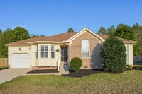 Building Photo - 524 Summit Way