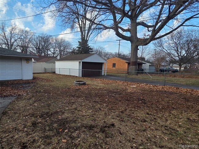 Building Photo - 1536 Hollywood St