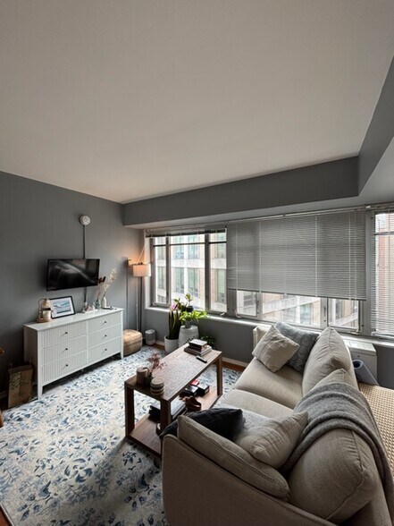 LR - 1711 Massachusetts Ave NW