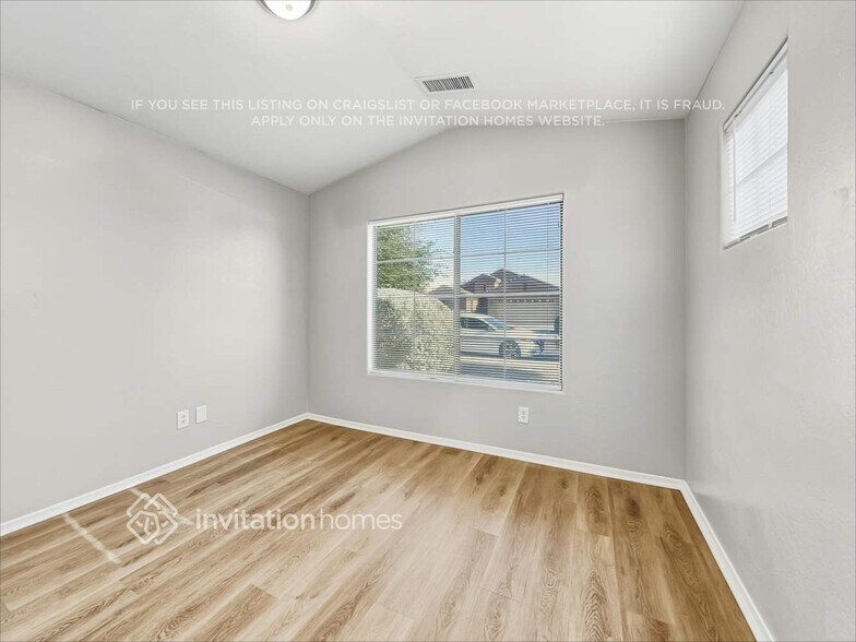 Building Photo - 8524 W Chickasaw St