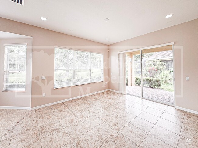 Building Photo - 1762 Altavista Cir