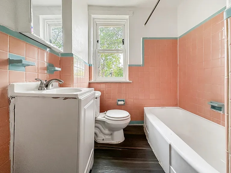 Building Photo - 1545 Medary Ave