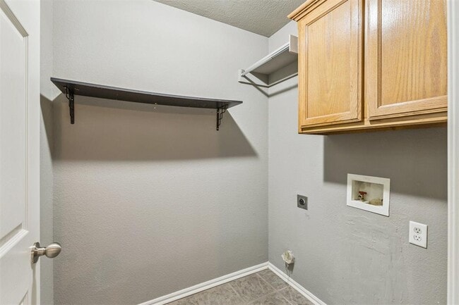 Building Photo - 4508 Applegate Dr