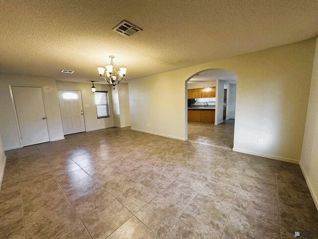 Building Photo - 6337 E 45th St