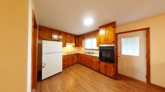 Building Photo - Brick Ranch Near Newport News City Center For Rent