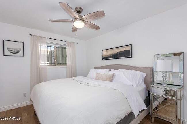 Building Photo - 8490 E Chaparral Rd