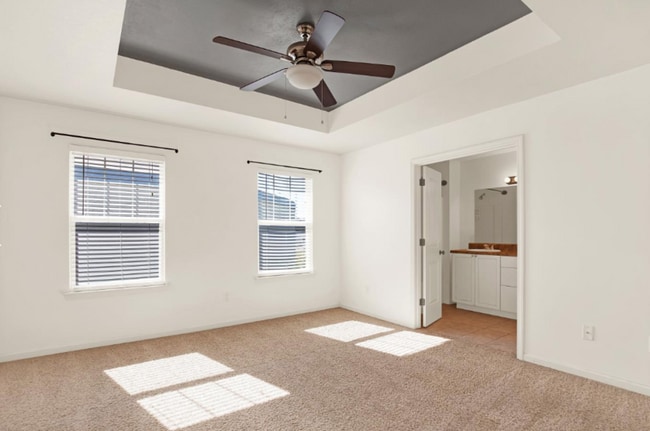 Building Photo - 7221 Quail Hollow Dr