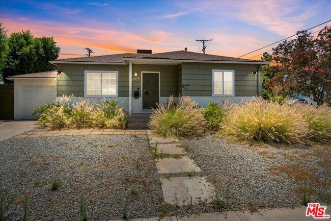 Primary Photo - 17512 Bullock St