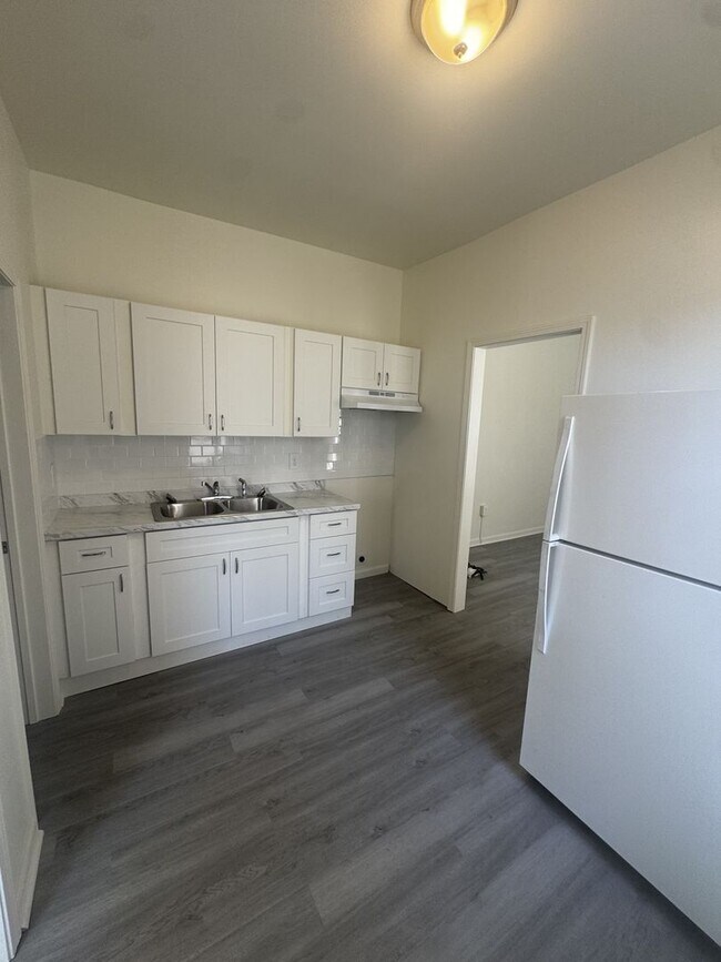 Building Photo - 222 N 12th St