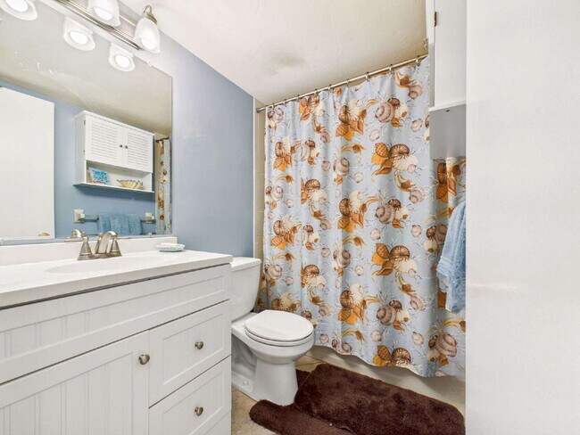 Building Photo - Furnished 2BR/2BA Pine Haven Condo with Pr...