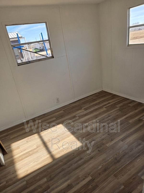 Building Photo - 502 N Avenue F