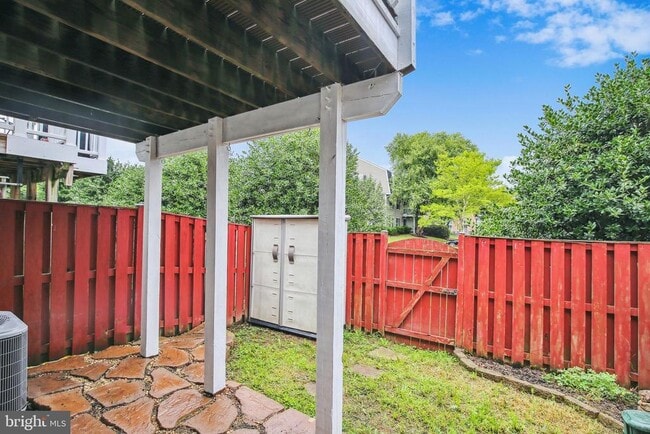 Building Photo - 5502 Sacramento Mews Pl