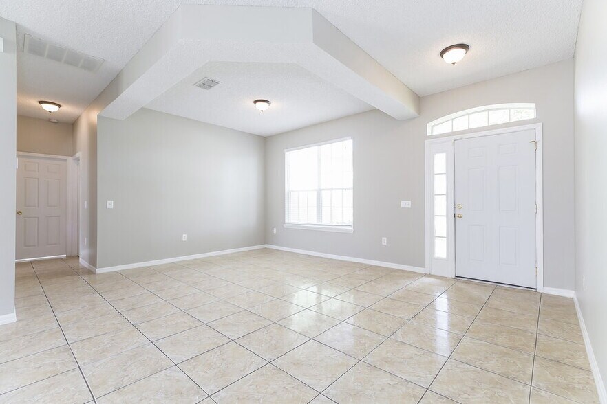 Building Photo - 2863 Berkshire Cir
