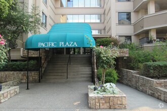 Building Photo - Gorgeous 1 Bed, 1 Bath Condo in Perfect Sa...