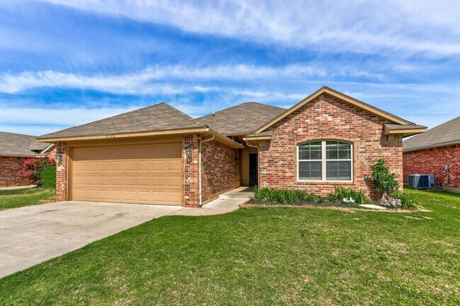 Building Photo - AVAILABLE 3-15-2020  FOR OCCUPANCY IN YUKON, MUSTANG SCHOOLS!