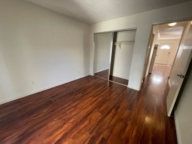 Building Photo - Nice 2 Bed 2 Bath Condo for lease with Par...