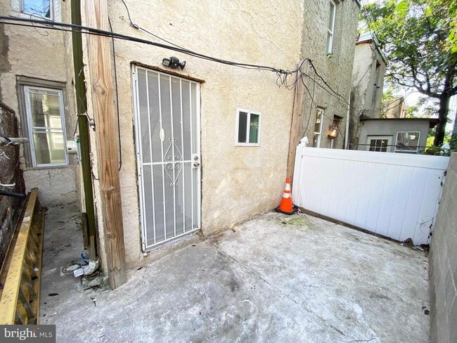 Building Photo - 3050 Hartville St