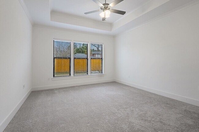 Building Photo - Beautiful 3 bedroom 2 bath home