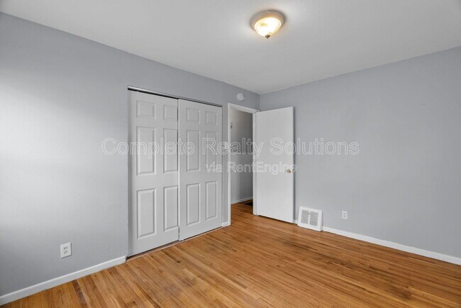 Building Photo - 416 Lanark Rd