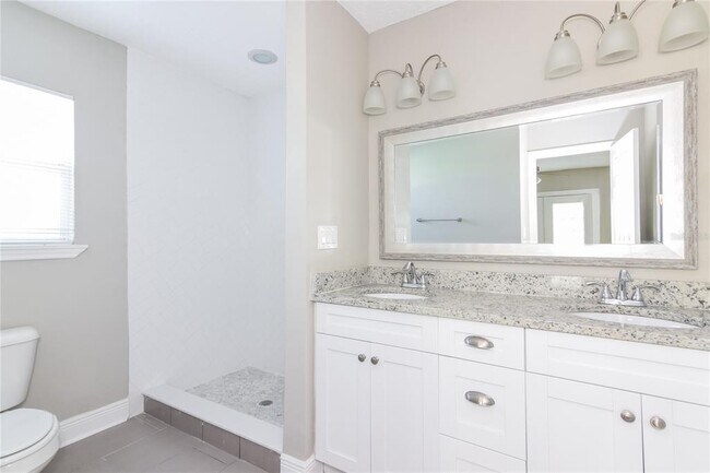 Building Photo - 2509 W Grace St