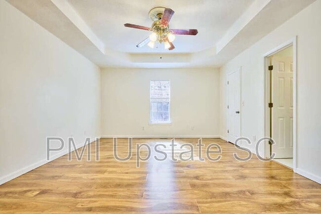 Building Photo - 28 Pine Grove Ln