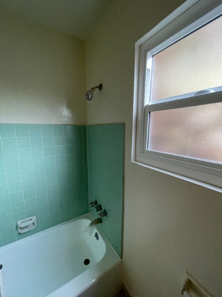 Building Photo - 14207 Sylvan St