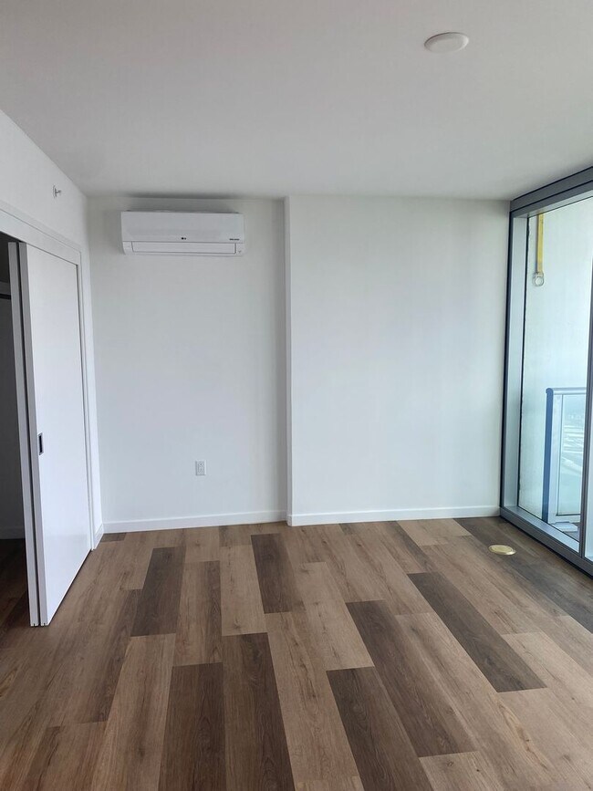 Building Photo - The Park Of Keeaumoku- Newly open condo, S...