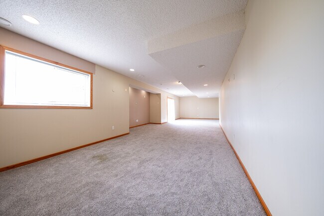 Building Photo - 10415 Ponds Way