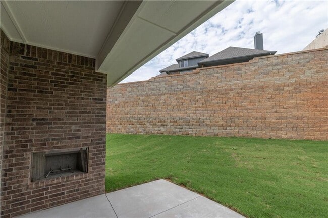 Building Photo - 8233 Hazelwood Way