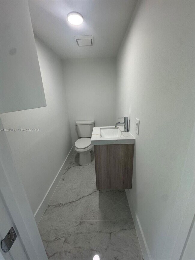 Building Photo - 447 Corte Madera Ln
