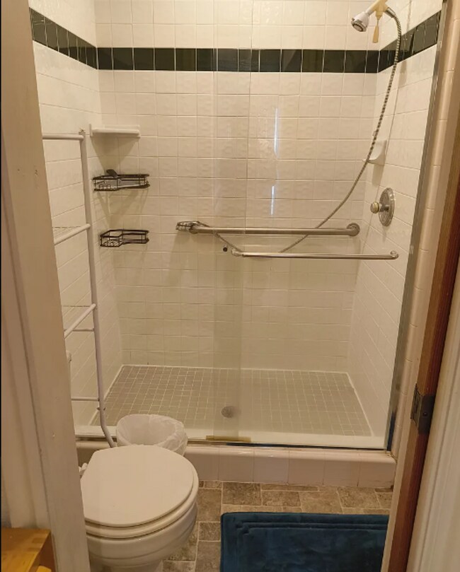 Building Photo - 2 Bedroom/1.5 Bathroom unit in Murray!