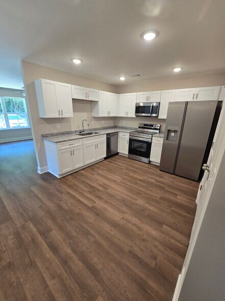 Building Photo - 302 Hawaii Ave
