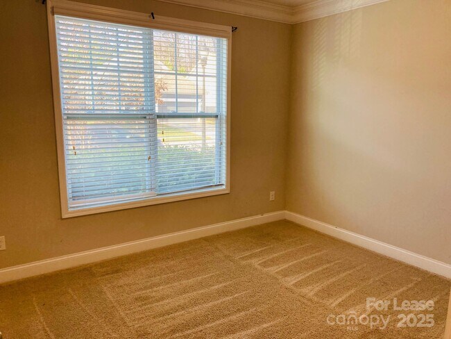 Building Photo - 2473 Seagull Dr