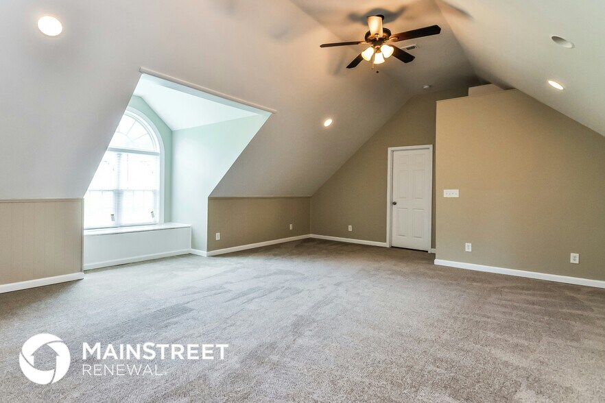 Building Photo - 1047 Drew Dr