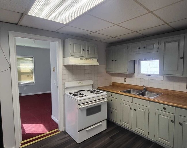 Building Photo - 29 Gifford Ave