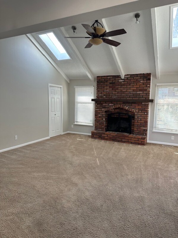 Building Photo - 305 SE 2 St