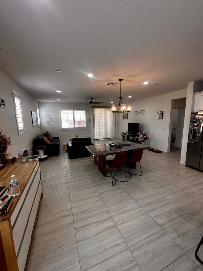 Building Photo - 11583 Kitetail Dr